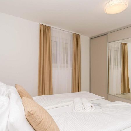 Apartmani Simi - The Sun Crikvenica Exterior foto