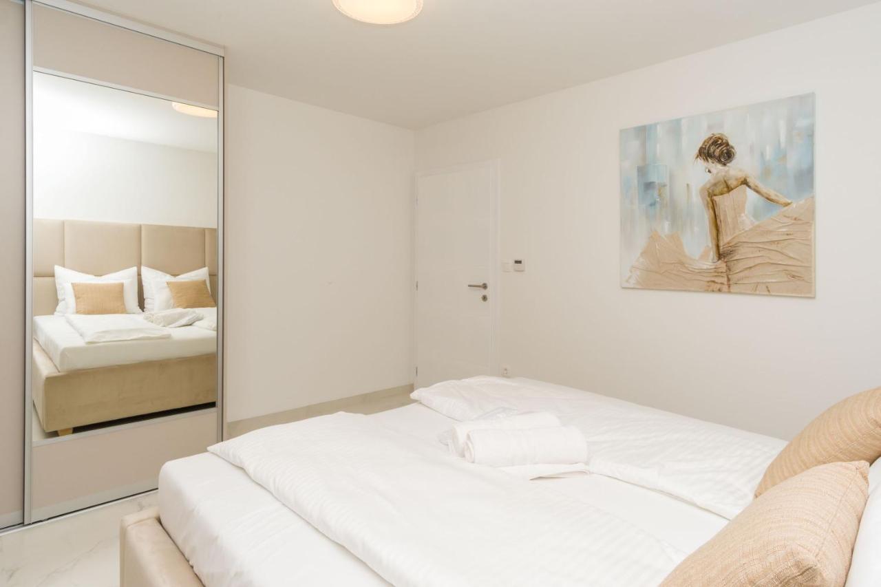 Apartmani Simi - The Sun Crikvenica Exterior foto