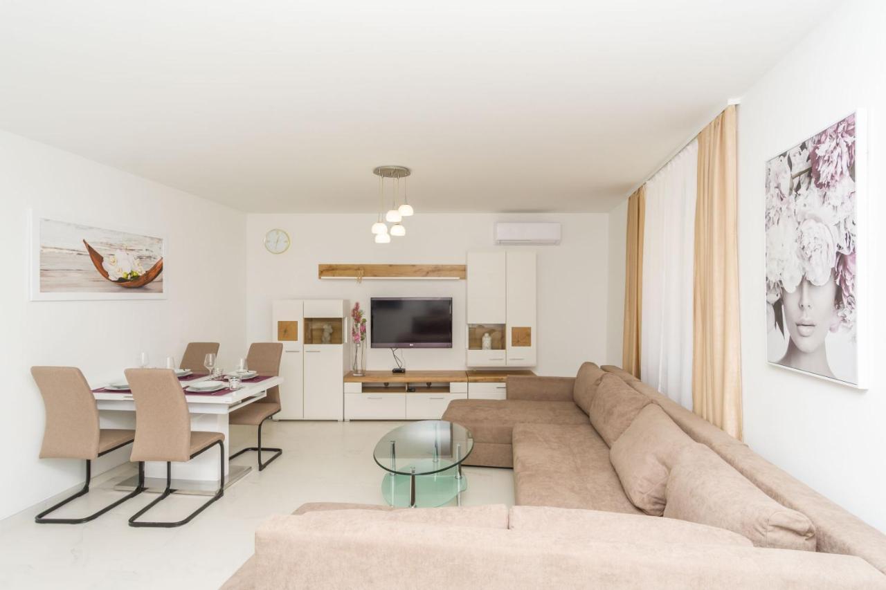 Apartmani Simi - The Sun Crikvenica Exterior foto